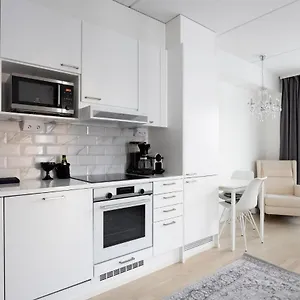  Apartment City Island Studio Apartment, 4 Beds, Street Parking, 3km To City Center, Bus Stop 200m